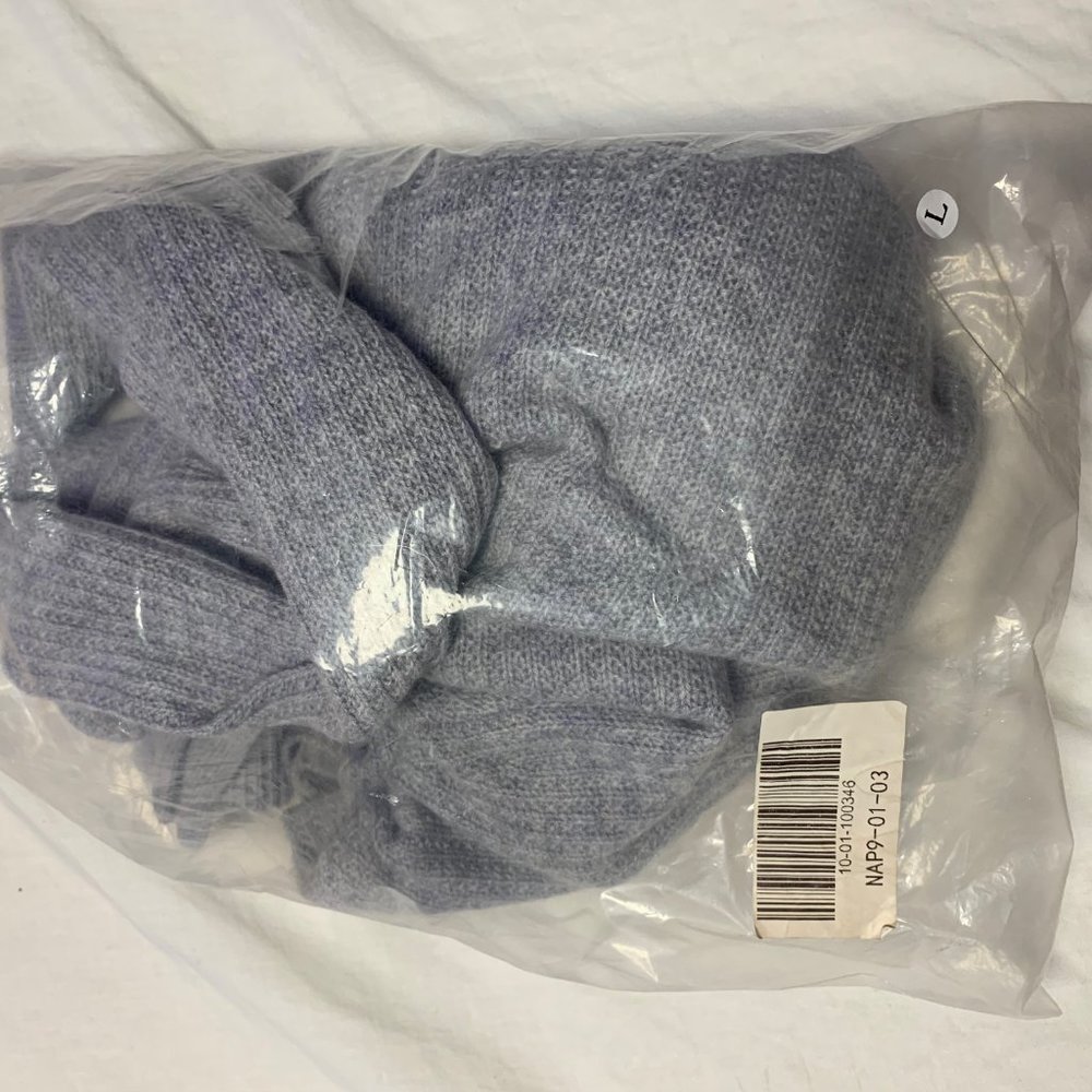 Cashmere Hooded Sweater - Picture 3 of 4